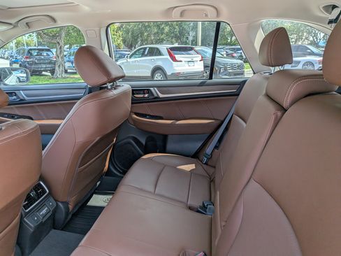 Used 2018 Subaru Outback 2.5i Touring AWD/4WD image 14
