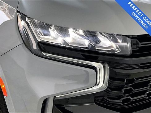 Used 2024 Chevrolet Suburban Z71 w/ Luxury Package image 40