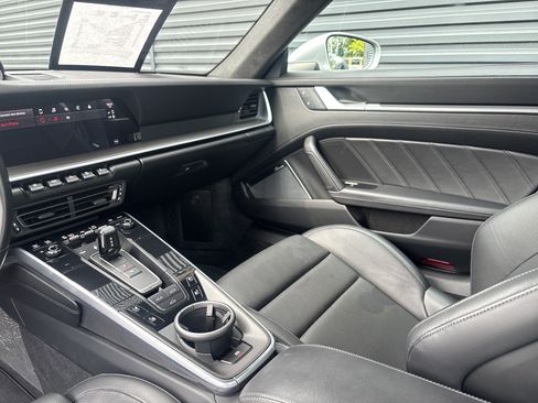 Used 2022 Porsche 911 Turbo AWD/4WD image 11