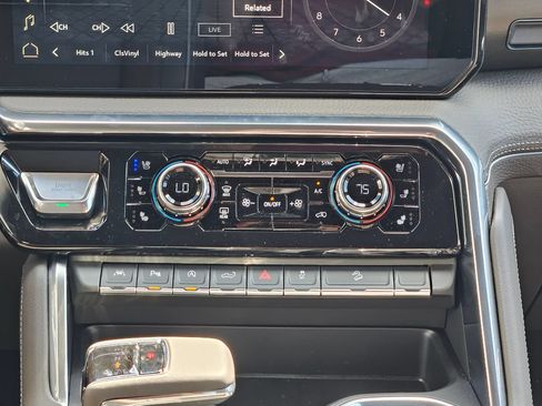 Used 2026 GMC Sierra 1500 Denali w/ Denali Reserve Package AWD/4WD image 13