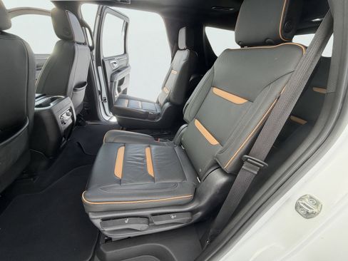 Used 2021 GMC Yukon AT4 w/ Technology Package AWD/4WD image 15