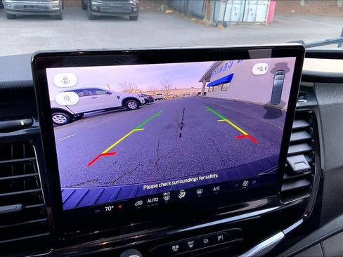 Used 2023 Ford Transit 350 XLT image 28