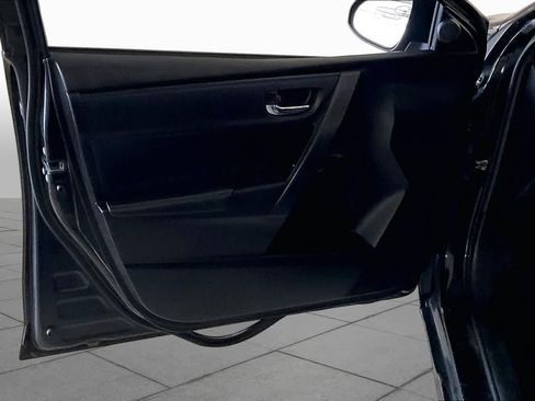 Used 2018 Toyota Corolla SE FWD image 20