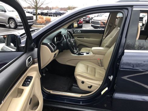 Used 2018 Jeep Grand Cherokee Limited image 18