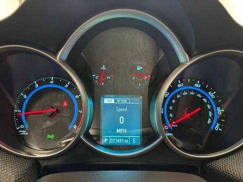 Used 2015 Chevrolet Cruze LT FWD image 23