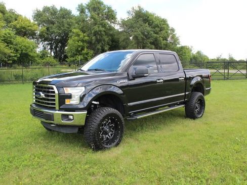 Used 2015 Ford F150 XLT w/ Equipment Group 302A Luxury AWD/4WD image 2