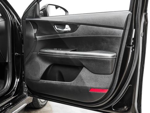 Used 2021 Kia Forte GT-Line image 42