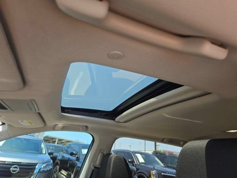 Used 2025 Honda CR-V EX image 17