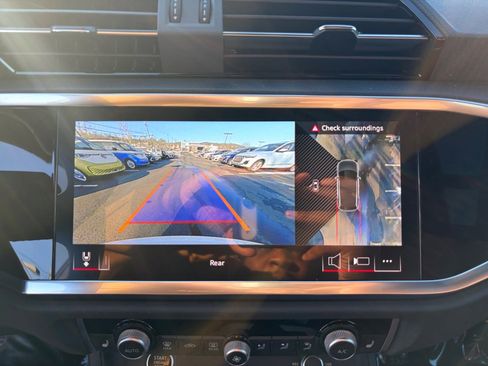 Certified 2025 Audi Q3 2.0T Premium Plus w/ Premium Plus Package image 19