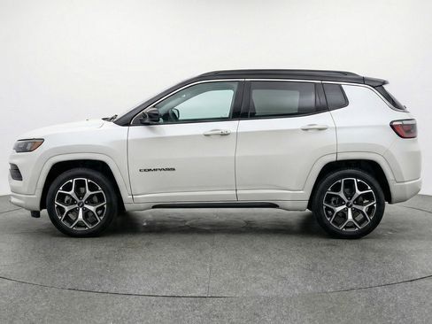 Used 2025 Jeep Compass Limited image 5