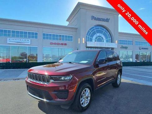 Certified 2024 Jeep Grand Cherokee Laredo X image 1