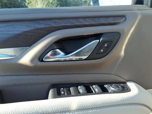 Used 2024 GMC Yukon XL Denali image 11