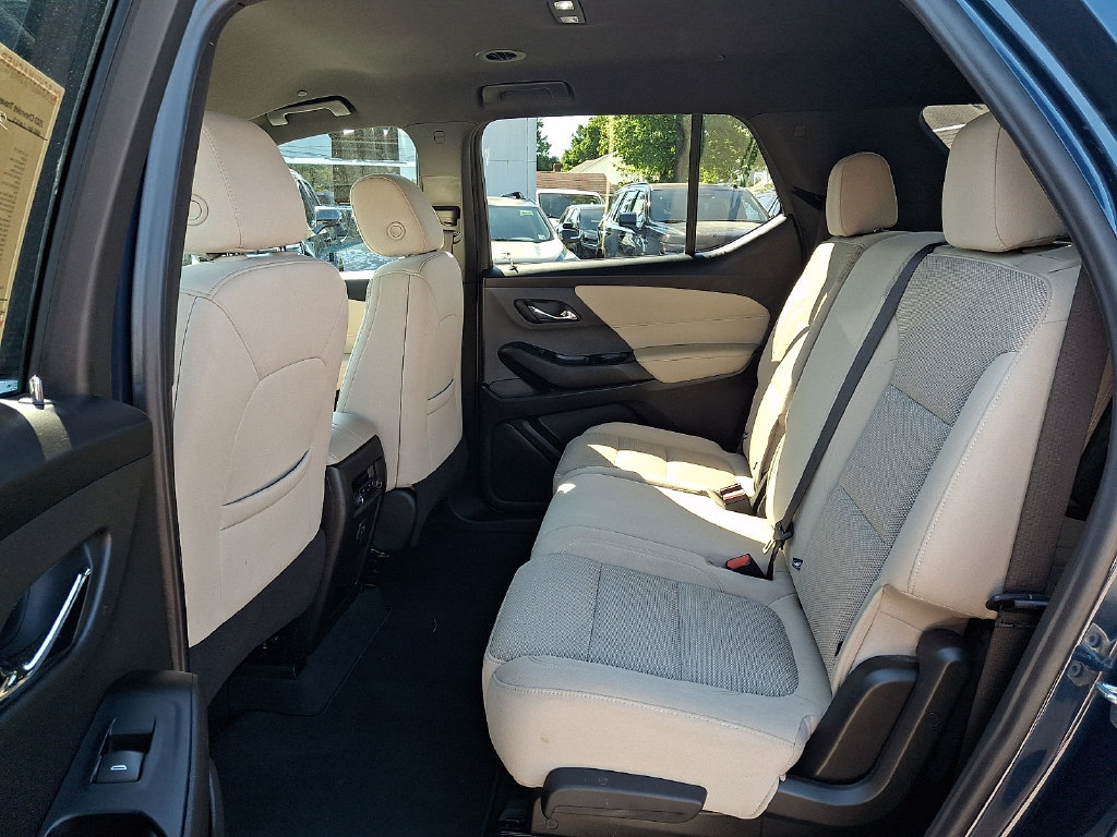 Used 2023 Chevrolet Traverse LS w/ Safety Package AWD/4WD image 10