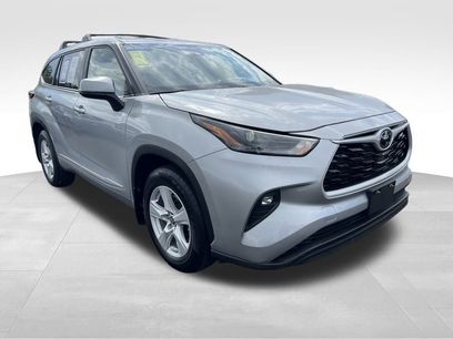 Used 2023 Toyota Highlander LE