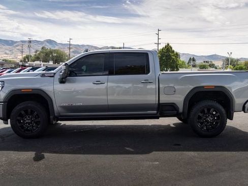 Used 2025 GMC Sierra 3500 AT4 w/ AT4 Premium Plus Package AWD/4WD image 3
