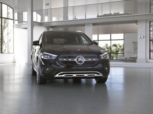 Used 2023 Mercedes-Benz GLA 250 4MATIC w/ Premium Package image 9