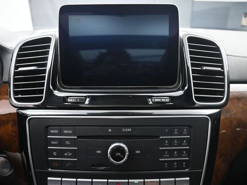 Used 2017 Mercedes-Benz GLS 450 4MATIC image 11