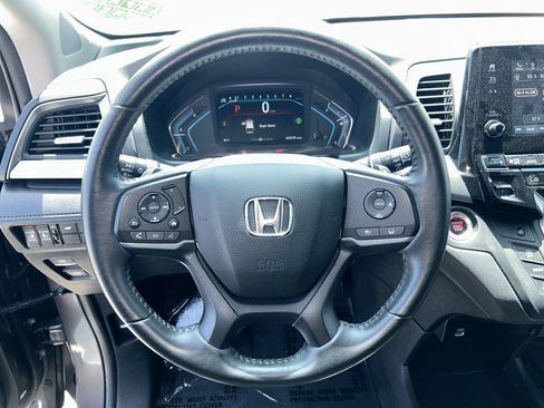 Certified 2024 Honda Odyssey EX-L image 11