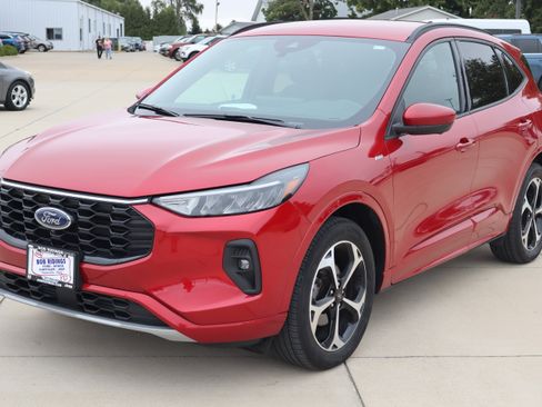 Used 2023 Ford Escape ST-Line Select w/ Tech Pack #2 image 2