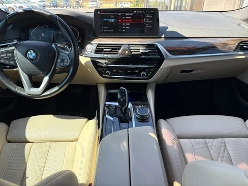 Used 2021 BMW 530i xDrive w/ Premium Package AWD/4WD image 12