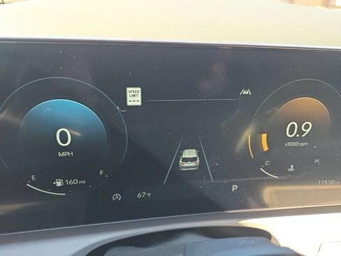 Used 2025 Hyundai Tucson Limited FWD image 16