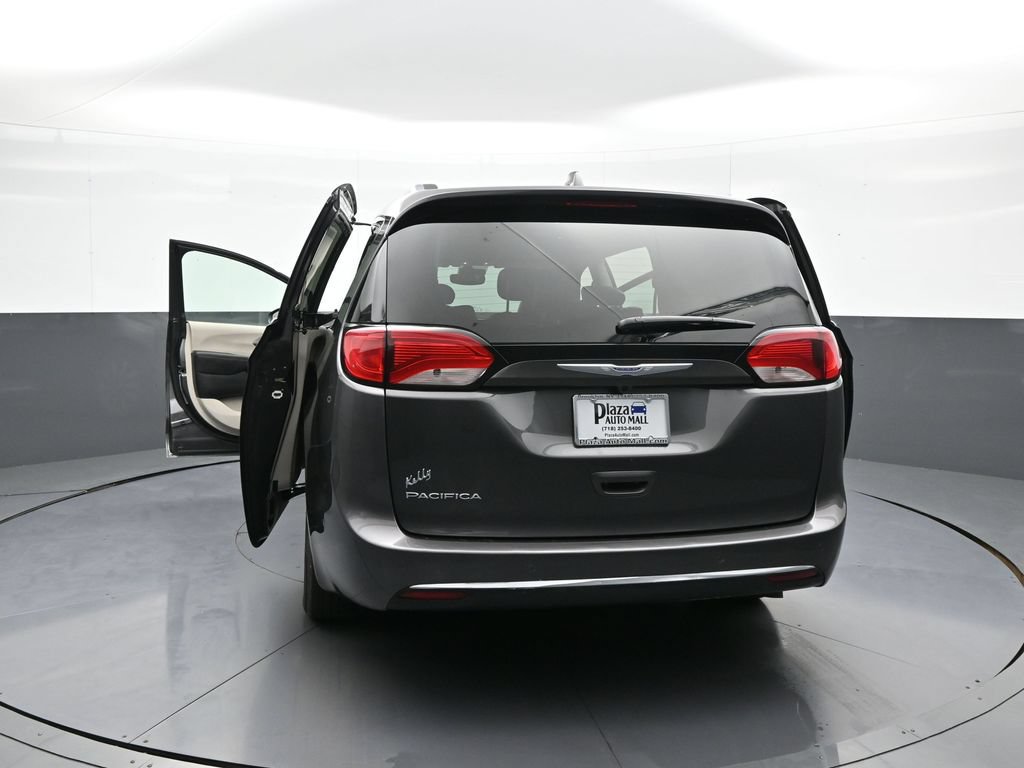 Used 2020 Chrysler Pacifica Touring-L Plus FWD image 50
