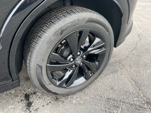 Used 2024 Buick Encore GX Sport Touring image 3