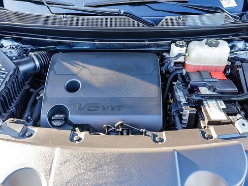 Used 2023 Chevrolet Traverse LT w/ LT Premium Package image 32