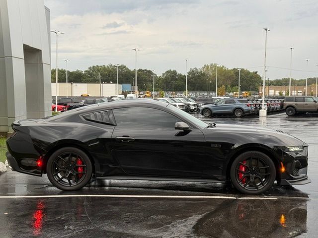 Used 2024 Ford Mustang GT RWD image 4