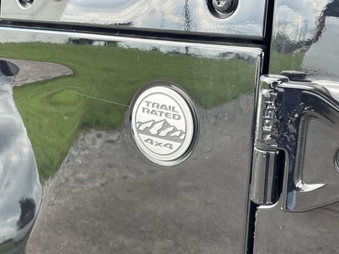 Used 2021 Jeep Wrangler Unlimited Sahara AWD/4WD image 13