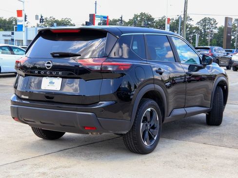 Used 2025 Nissan Rogue SV FWD image 21