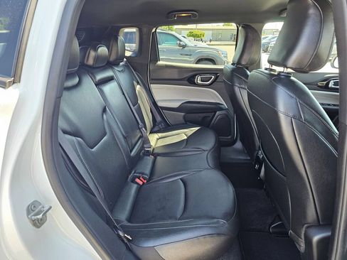 Used 2025 Jeep Compass Limited AWD/4WD image 13
