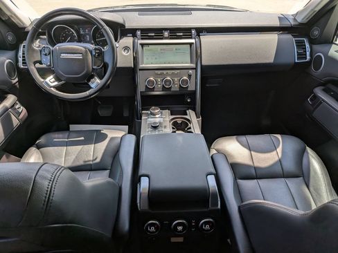 Used 2019 Land Rover Discovery SE AWD/4WD image 15