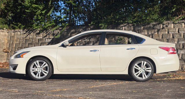 Used 2014 Nissan Altima 3.5 SL w/ Technology Package FWD image 12