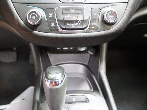 Used 2020 Chevrolet Malibu LS image 18