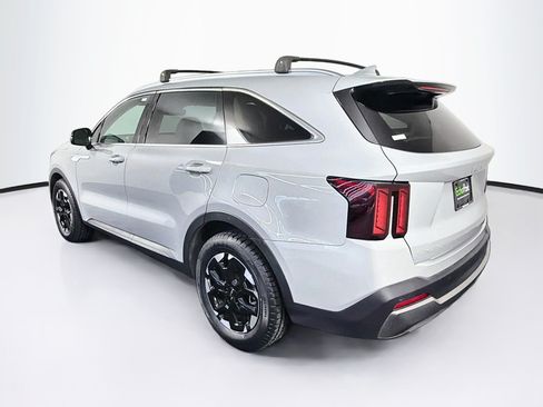 Used 2025 Kia Sorento S w/ Panoramic Sunroof Package FWD image 5