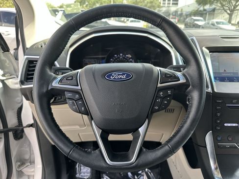 Used 2019 Ford Edge Titanium w/ Equipment Group 301A FWD image 11