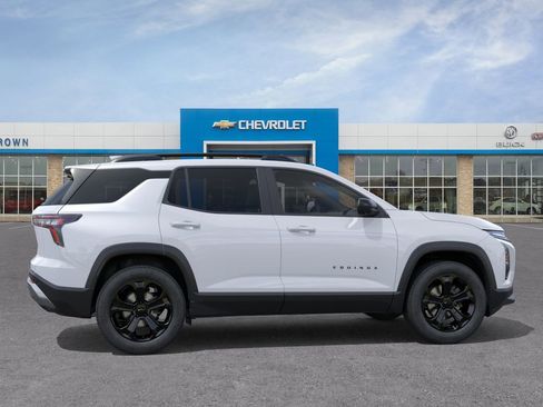 New 2026 Chevrolet Equinox LT w/ Convenience Package II FWD image 5