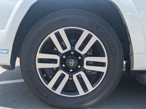 Used 2021 Toyota 4Runner Limited AWD/4WD image 10