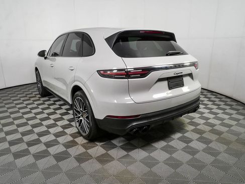 Certified 2022 Porsche Cayenne AWD/4WD image 3