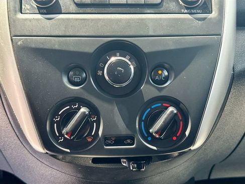 Used 2018 Nissan Versa SV FWD image 14