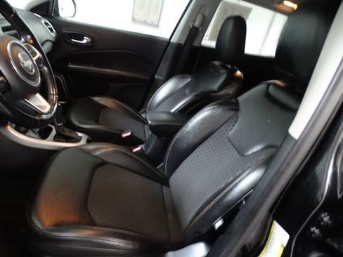 Used 2020 Jeep Compass Latitude w/ Cold Weather Group AWD/4WD image 2