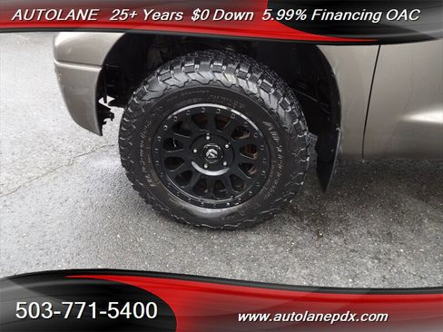 Used 2012 Toyota Tundra 4x4 CrewMax image 10