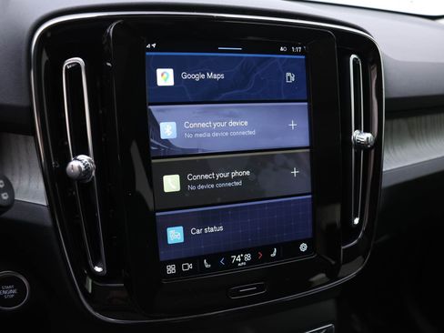 Certified 2024 Volvo XC40 B5 Plus image 11