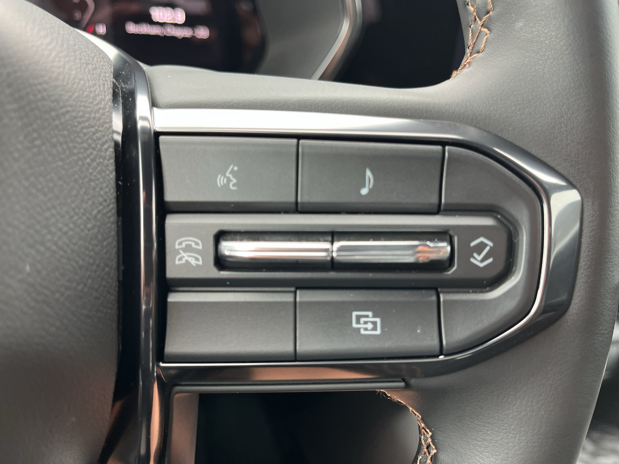 Used 2025 GMC Canyon AT4 AWD/4WD image 21