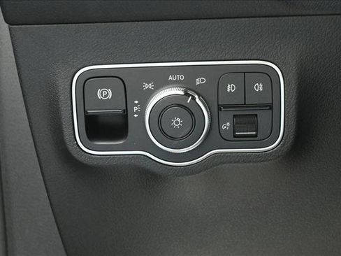 Certified 2023 Mercedes-Benz GLB 250 4MATIC image 10