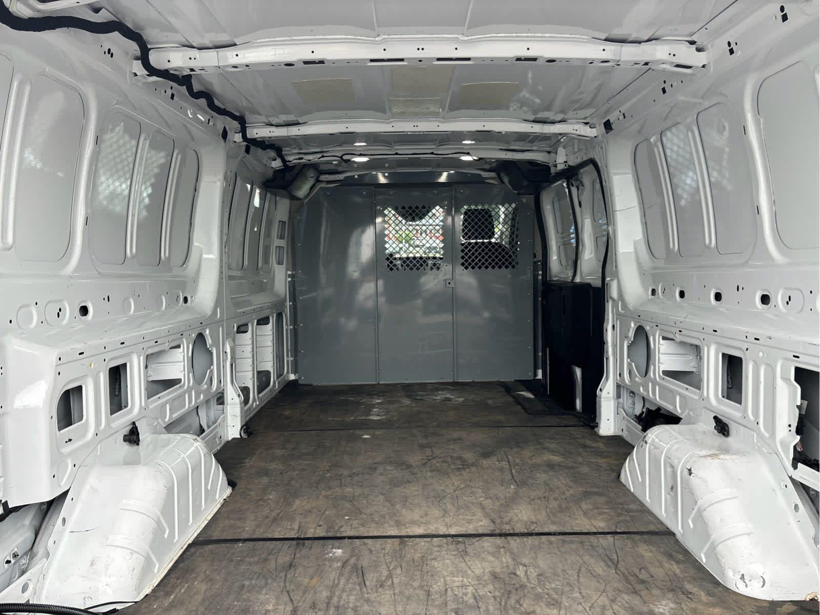 Used 2020 Ford Transit 150 Low Roof RWD image 24