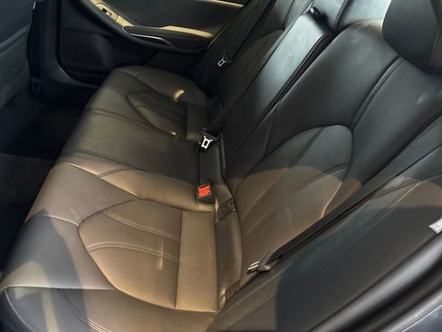 Used 2019 Toyota Avalon XLE image 10