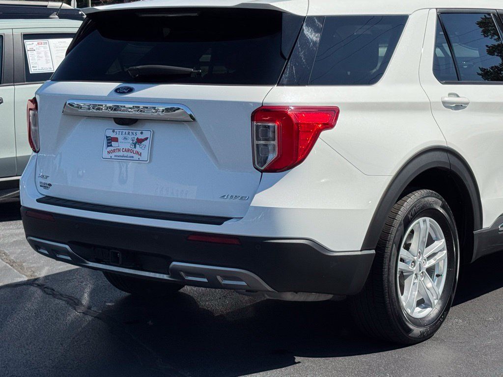 Used 2023 Ford Explorer XLT w/ Equipment Group 202A AWD/4WD image 43