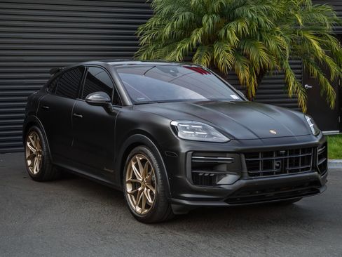 Certified 2024 Porsche Cayenne Turbo GT image 6